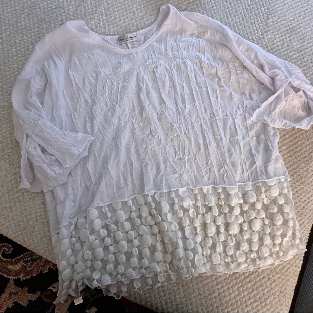 Chic White Textured Women's Blouse by Vine Street